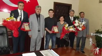 YGS Türkiye Birincisine Altın ve Plaket