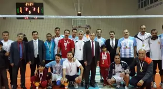 Esnaflar Voleybol Turnuvasında Yine Birinci Oldu