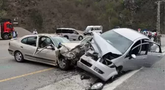 Gümüşhane'de Feci Kaza: 2 Ölü, 3 Yaralı