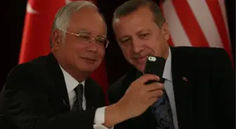 Malezya Başbakanı, Erdoğan'la Selfie Çekti