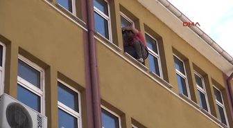 Valiliğin 5'inci Katında İntihara Kalkıştı