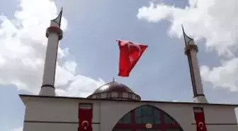 Divit Kalem' Minareli Cami İbadete Açıldı