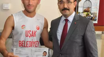 Maratoncu Akın Yeniceli, Uşak Belediyesi İçin Ter Dökecek