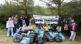 Bornova Aktiffelsefe'den Çevre Temizliği
