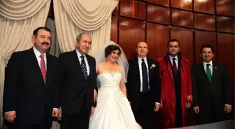 Taşdelen, Yeni Evli Çifte Mutluluklar Diledi