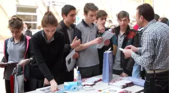 Atatürk Üniversitesi Açıköğretim Fakültesi, 3. Rize Üniversite Tanıtım Fuarında Öğrenci Adaylarıyla...