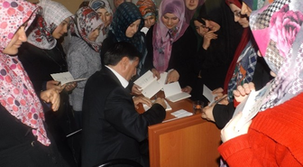 Dr. Vehbi Karakaş Ayşe Ana Yatılı Kız Kur'an Kursunu Ziyaret Etti
