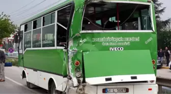 Kocaeli'nde Kamyon Halk Otobüsüne Arkadan Çarptı: 6 Yaralı