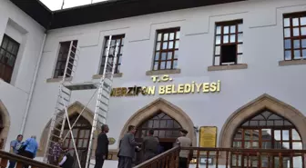 Merzifon Belediyesi Tabelasına T.c Eklendi