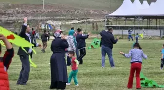 Uçurtma Şenliğinde Büyükler Küçüklerden Daha Çok Eğlendi