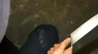 Para Vermeyen Kardeşlerini Bıçakladı, Annesini Dövdü