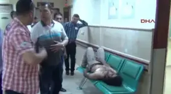 Para Vermeyen Kardeşlerini Bıçakladı, Annesini Dövdü