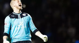 Arsenal Kaleyi Schmeichel'a Emanet Etmek İstiyor