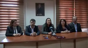 BDP'li Başkanlardan Hakkari Valisi'ne Protokol Tepkisi