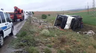 Kayseri'ye Giderken Takla Atan Otobüste 38 Kişi Yaralandı