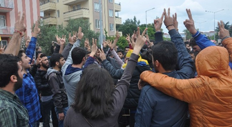 Balıkesir'deki 1 Mayıs'ta, 'Pkk Dışarı' Gerginliği