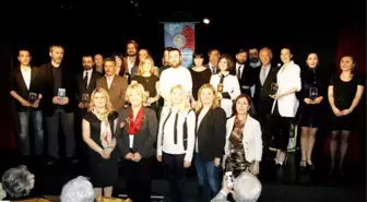 İzmir'de İlki Düzenlenen Rotary Tiyatro Ödülleri Sahiplerini Buldu