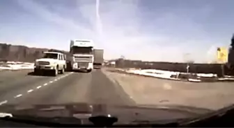 TIR Karşıdan Gelen Araca Çarptı