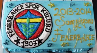 Adliyede Fenerbahçeli Hakim ve Savcılara Pastalı Kutlama