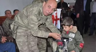 Muş'ta Jandarmadan Çocuklara 175. Yıl Hediyesi