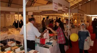 Çarşamba Kitap Fuarı'na Yoğun İlgi
