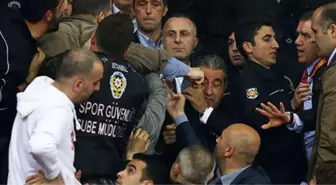 Mahmut Uslu'ya Yumruklu Saldırı