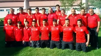 Yıldız Güreşçiler Avrupa Şampiyonası'na Hazır