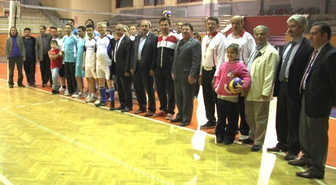 Eğitim-Bir-Sen'den Masa Tenisi ve Voleybol Turnuvası