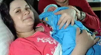 Gazetecinin Bebek Sevinci