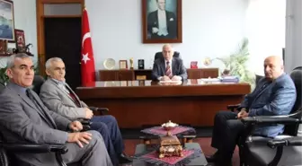 Mazbataları İade Edilen Muhtarlar Kaymakam Çay'ı Ziyaret Etti