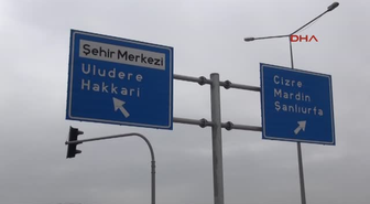 Şırnak'ta Polis, Jandarma ve Zabıta Sürücülere Karanfil Dağıttı