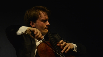 Kloeckne Bursa'da Konser Verdi