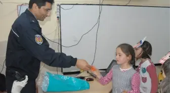 Emniyet Öğrencileri Bilinçlendiriyor