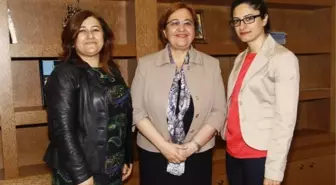 Pekdaş'tan Hemşirelere Destek Açıklaması