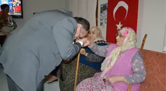 Vali Savaş Anneler Günü Mesajı Yayımladı