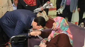 Başkan Tok Anneleri Unutmadı