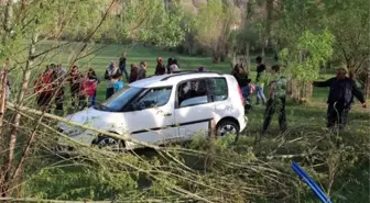 Kazada Yaralanan Kadın Askeri Ambulansla Hastaneye Götürüldü