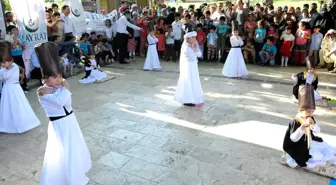 Anaokulu Öğrencilerinden Sema Gösterisi