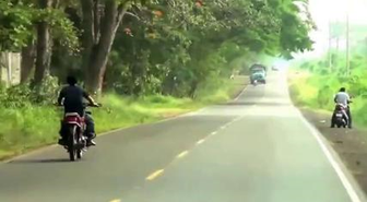Bodoslama Kamyona Çarpan Motosikletli