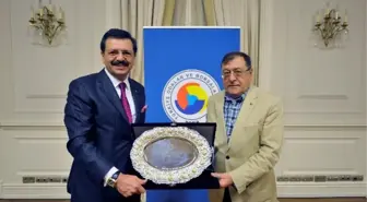 TOBB Başkanı Hisarcıklıoğlu'ndan Parmaksız'a Plaket