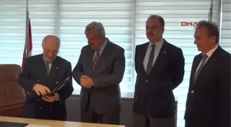 Bursaspor'da Başkan Adayları Listelerini Teslim Etti