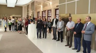 Karışık Tekniğin Modern Eserleri Sanat Galerisi'nde