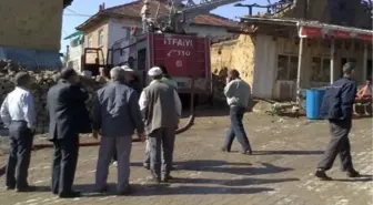 Pazarlar'da Ev Yangını: 1 Yaralı