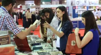 Kocaeli Kitap Fuarı'na İlk Günde 36 Bin Ziyaretçi