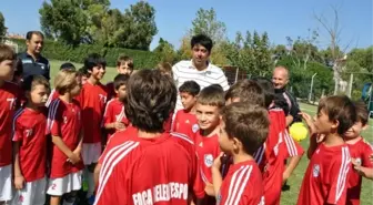 Foça Belediyespor'un Minikleri Şampiyon