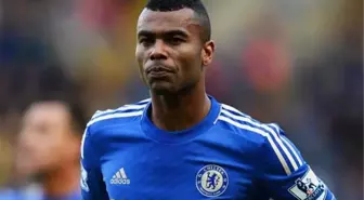 Ashley Cole'dan Transfer Açıklaması: Chelsea İhtimal Dışı