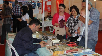 Dedesinin Hayatını Yazdığı Kitap Fuarın En Çok İlgi Gören Kitabı Oldu