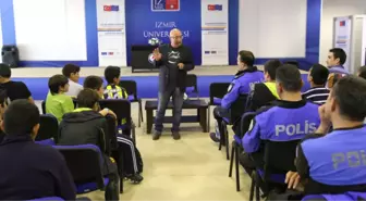 Doğru İletişimin Yolunu Uzmanından Öğrendiler