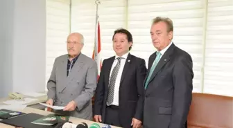 Bursaspor'da Başkan Adayları Listeleri Verdi