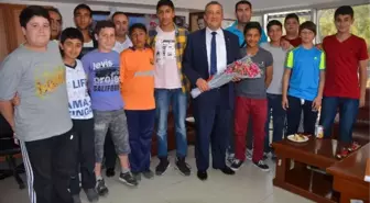 Dikili Güneş Spor'dan Başkan Tosun'a Ziyaret